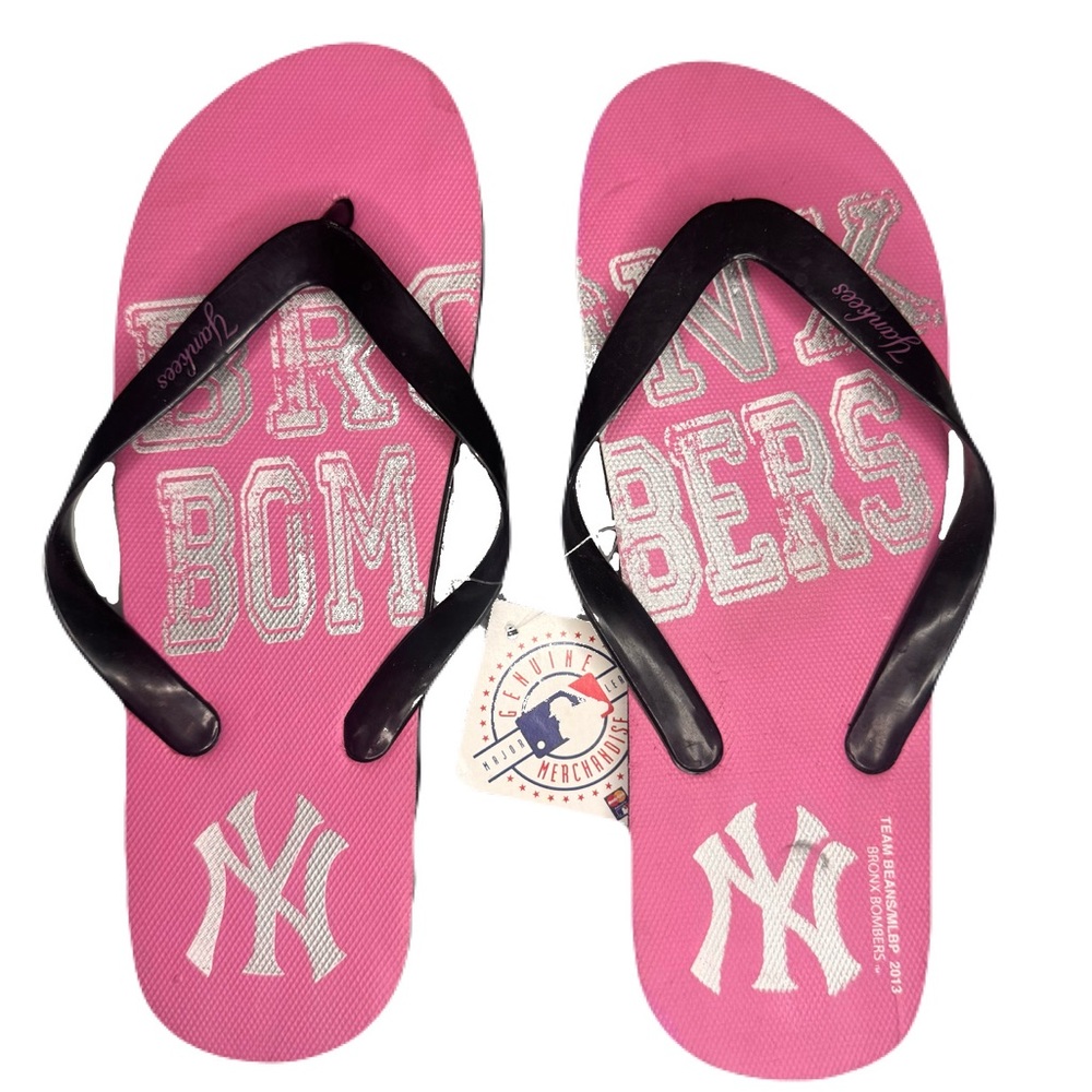 New York Yankees Licensed MLB "Bronx Bombers" Pink Women's Flip Flops NWT